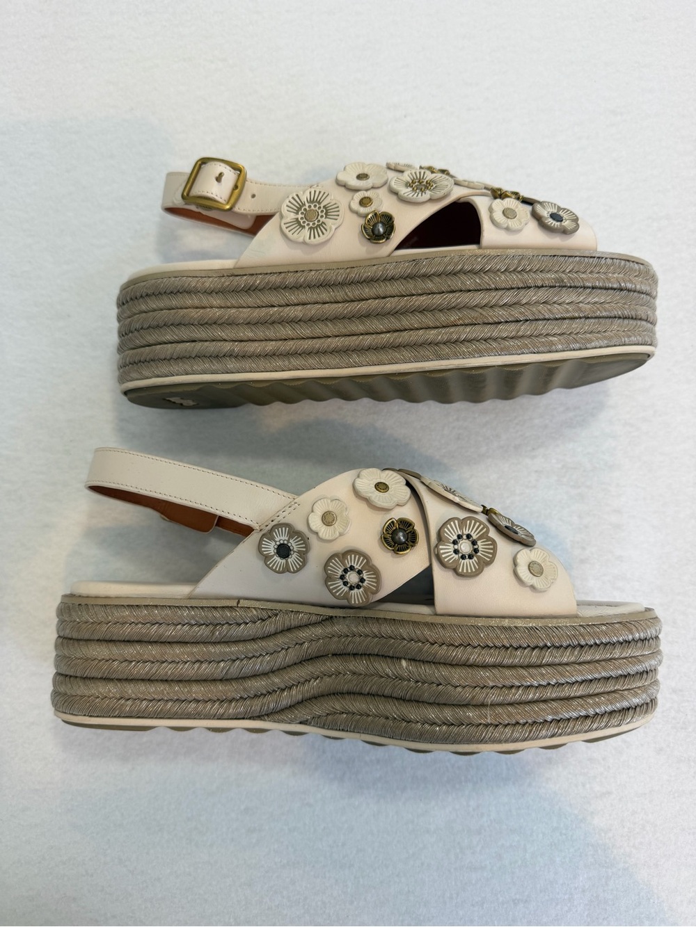 Coach Cream Floral Appliqué Leather Platform Sandals Size 8.5 - Picture 3 of 8